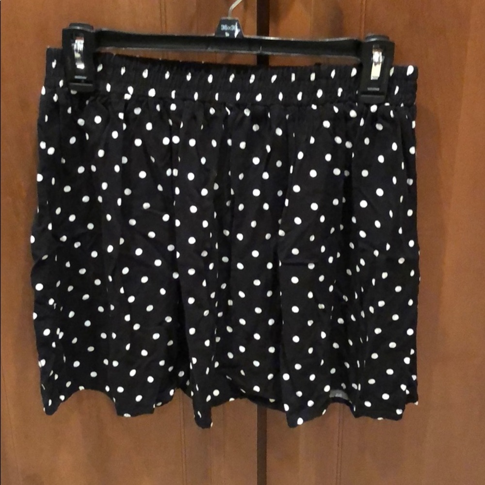 women’s black polka dot skater skirt
